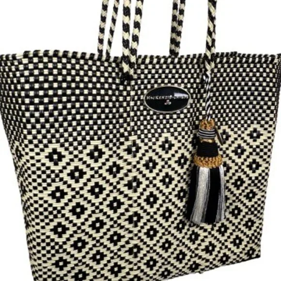 Authentic MacKenzie-Childs Courtyard Tote Medium Black and White Woven - Picture 2 of 9